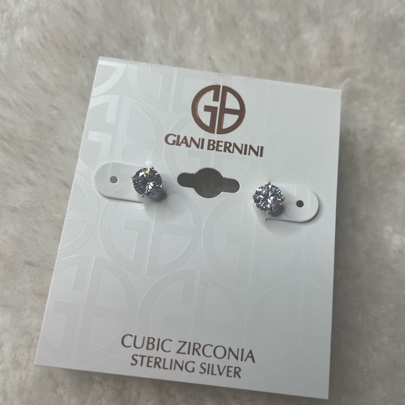 Giani Bernini Silver Cubic Zirconia Stud Earrings - Picture 1 of 2